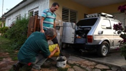 Maluch na węgiel? Niezwykły sposób na drogie paliwo