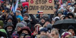 Czechy: Tysiące osób na proteście. W tym czasie szpitale przepełnione
