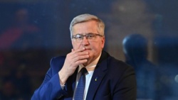 "Przekonać obawami". Bronisław Komorowski radzi Rafałowi Trzaskowskiemu przed II turą