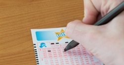 Kto wygra, ten zapłaci więcej. Rząd chce podnieść kolejny podatek