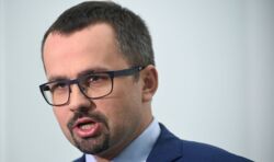 Horała o zasadności CPK: LOT nie może stać w miejscu, bo upadnie