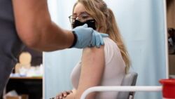 Loteria szczepionkowa ruszyła. Można wygrać hulajnogi, samochody i 1 milion złotych