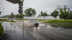 Ulewy nad Polską. Zalane domy i zablokowane drogi