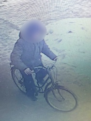 Para 11-latków ukradła hulajnogę, rower i portfel. A potem zrobiły zakupy