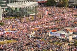 98796313-5acd-4373-b450-8a0c996b53d6