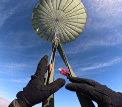 Desant spadochronowy prosto w chmury!