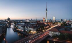 Przeciętny niemiecki szef ma 52 lata, zarabia 15 tys. euro i jeździ BMW