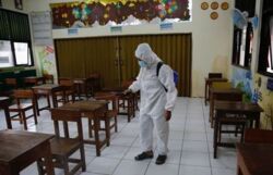 Badanie: Koronawirus mutuje częściej niż sądzono