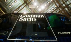Goldman Sachs: ropa droższa o 10 proc. za baryłkę, niższy wzrost gospodarczy o ok. 0,15 pkt proc.