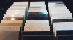 Widmo bankructw? Ważna branża zmaga się z konkurencją z Indii