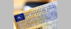 Koniec tradycyjnych dowodów rejestracyjnych. Papierowa wersja tylko na życzenie