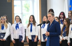 Nowacka do rodziców: nauczyciele dbają o wasze dzieci, zaufajcie im