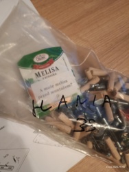 #heheszki Patrzcie co wczoraj przy montażu mebla było w paczce ze śrubkami xD