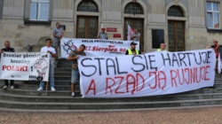 Protest hutników i górników. Zdenerwował ich minister Motyka