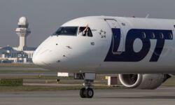 Alarm w samolotach LOT i Wizz Air. Służby szukały bomby