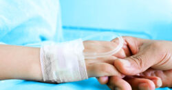 "Za pieniądze, które wydaje się na protonoterapię za granicą, można byłoby w Bronowicach wyleczyć kilkanaścioro dzieci"