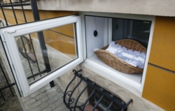 Noworodek w oknie życia. "Wielkie świadectwo odwagi matki"