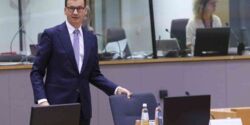 CBOS: Wciąż więcej przeciwników niż zwolenników rządu Morawieckiego