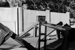 Dobro i zło nie mają paszportu. Mają twarze.