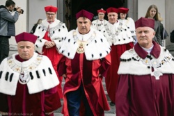 Na uniwersytecie medycznym wrze. "Nepotyzm, łamanie standardów etycznych, działania godzące w prestiż"