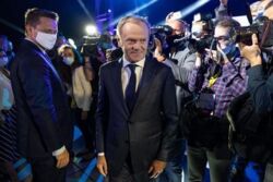 Trzaskowski  na bocznym torze