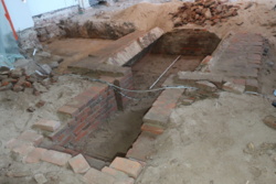 Miało nie być nic, a jest sensacja. Prace archeologiczne w kościele w Cegłowie - Serwis Naukowy UW