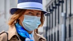 Badanie: maski na twarzy sprawiają, że ludzie wyglądają atrakcyjniej