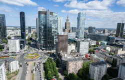 Rada Warszawy zdecydowała o wprowadzeniu nocnego zakazu sprzedaży alkoholu na terenie całego miasta. Zacznie obowiązywać od 1 czerwca