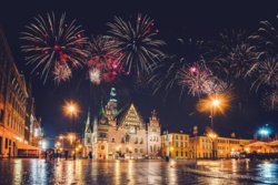 Wojewoda unieważniła miasta Wrocławia ws. całorocznego zakazu uzywania fajrerwerków