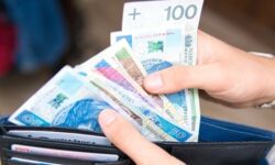 Wyższa pensja minimalna w 2022 roku to nie tylko większa wypłata. Wzrosły też inne świadczenia pracownicze