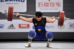 "Kobieta od garów". Krystyna dźwiga ciężary i bije rekordy. Bardzo pozytywna historia z otchłani czasu.