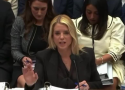Pam Bondi złapana na kłamstwie pod przysięgą
