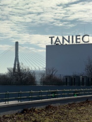 3e9b8976-069b-43cc-89b1-ebc039f909d8