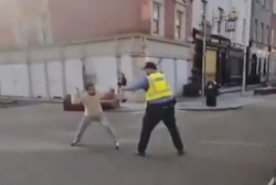 Irlandia: 23 letni Abdullah zaatakował policjanta nożem. Dziś stanął przed sądem