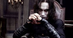 Kruk - tak wygląda Jason Momoa w charakteryzacji. Miał być następcą Brandona Lee