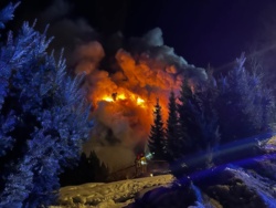 Duży pożar na Kocierzu. Ewakuacja - wrzuc.info