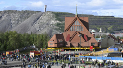 Szwedzi przenoszą kościół. Świątynia jedzie ulicami miasta