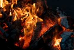 Dolali benzyny do ogniska, teraz walczą o życie! Dramatyczny wypadek