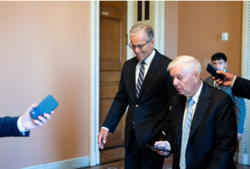 Senat odrzuca kolejną próbę Republikanów przywrócenia ustawy SAVE America Act.(pokazanie ID podczas głosowania)