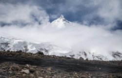 Nepal zniesie opłaty za wejście na niektóre szczyty. Chce przyciągnąć alpinistów do mniej rozwiniętego regionu