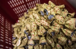 Śledztwo ws. szpilek w cukierkach halloweenowych. Jest decyzja prokuratury