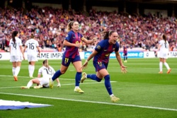 Dublet Pajor. Kobieca Barca rozgromiła 4:0 Królewskie