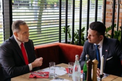 a8986fb9-4845-4ddc-90bf-7e89f030bbef