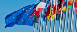 UE wymusi wymienne baterie w smartfonach. Wielka zmiana nadchodzi od 2027 roku