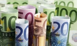 Kurs euro najwyższy od miesiąca. Złoty słabnie na całej linii