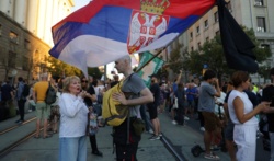 Znów wrze na Bałkanach. "Serbia znalazła się na krawędzi wojny domowej"