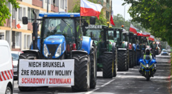 Rolnicy zablokowali drogi. Ciągniki jeżdżą po centrum miasta