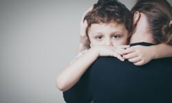 Dzieci zaatakowane przez wirusy. Gwałtownie rośnie liczba zwolnień na opiekę nad najmłodszymi