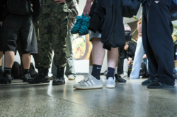 Uczniowie zażyli snusy na „otrzęsinach” w liceum. Wkroczyła policja