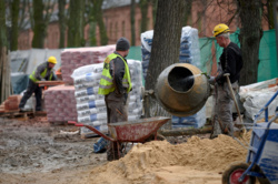 Należy wprowadzić kryterium „polskie” dla materiałów stosowanych przy inwestycjach w obronność